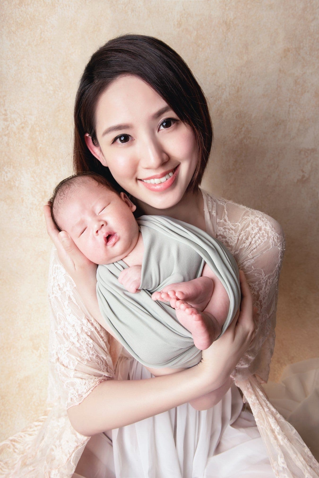 曾鈴媛兒子「暘暘」的新生兒寫真