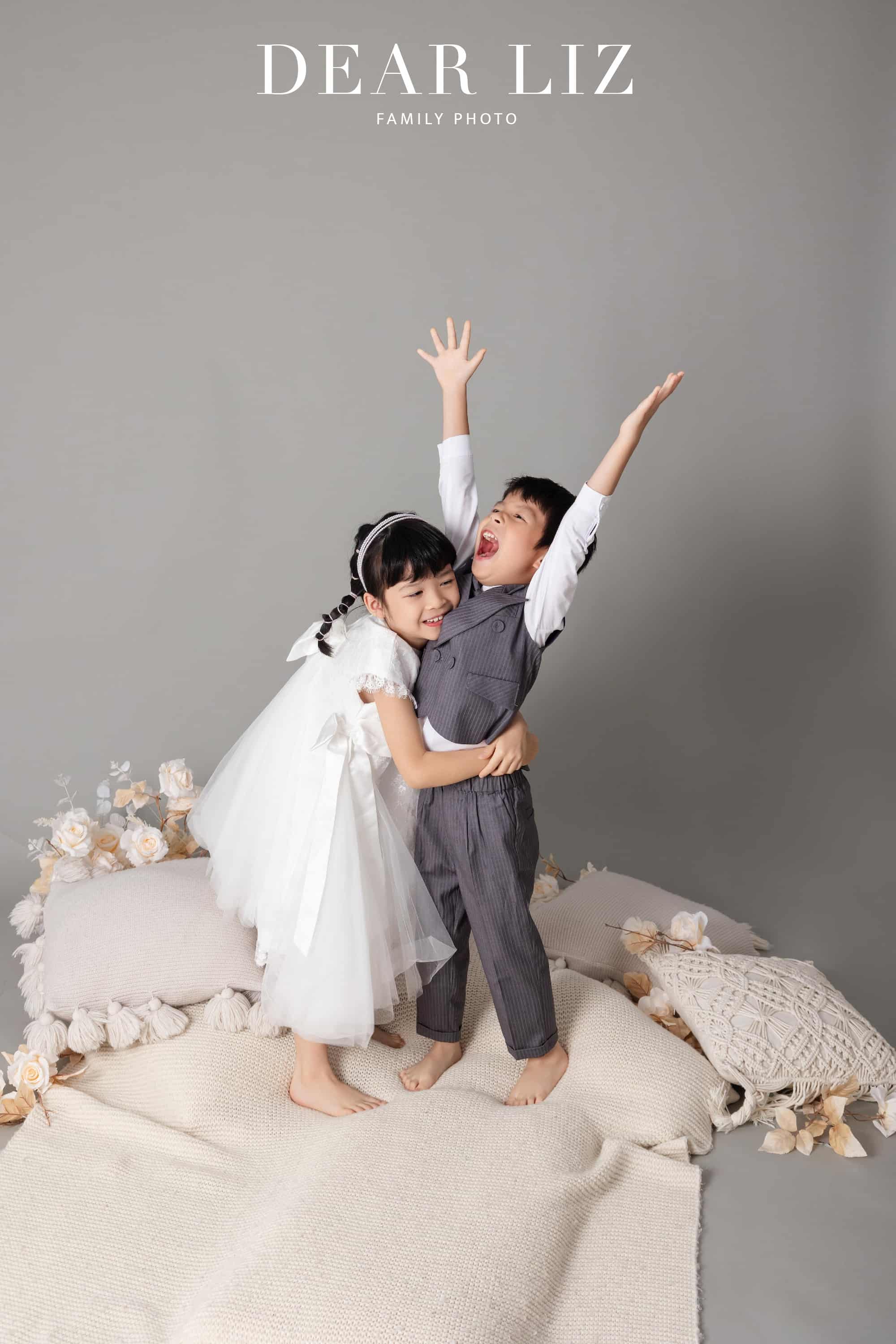 家庭寫真:姊弟合照